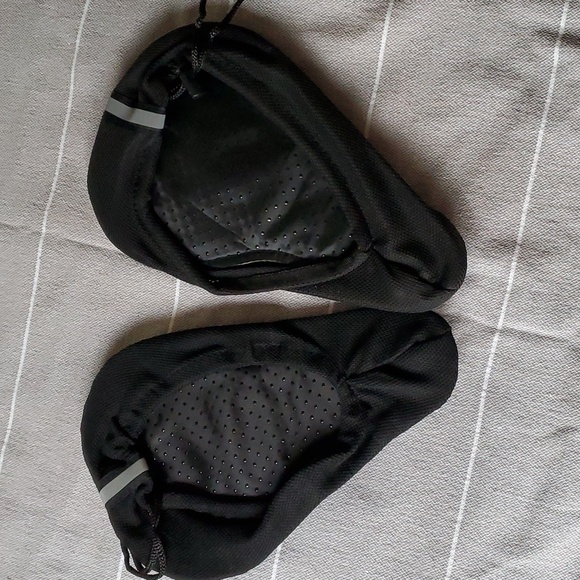 Seat cover for bike - Picture 2 of 3